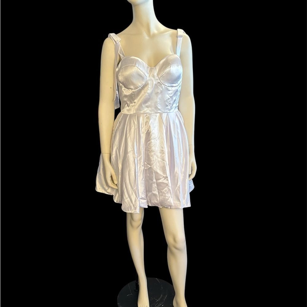 Elegant Satin Sweetheart Neckline Short Wedding Dress 10 White NWOT